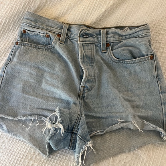 Levi’s Cut-Off Denim Shorts - Picture 2 of 3